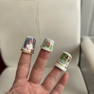 4/$50 thumb thimbles ceramic set of three 🪡